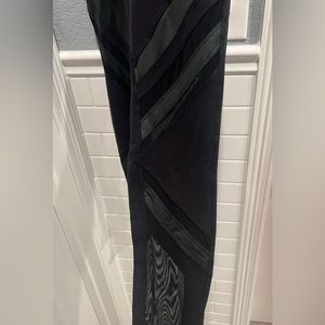 Alo High-waist Black legging with diagonal stripes & sheer mesh panels, Size XS